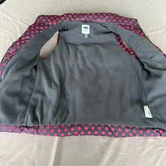 Old Navy kids Frost Free polka dot vest. - Picture 4 of 4